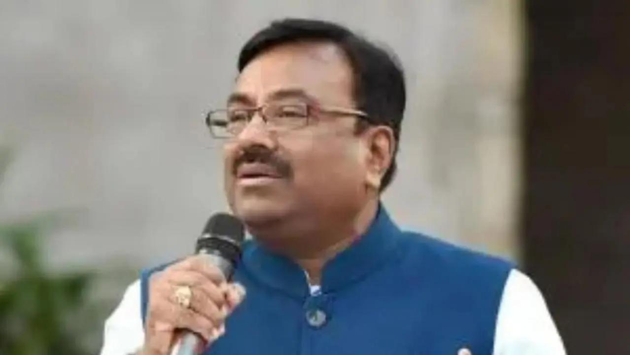 Maharashtra cabinet expansion 'soon', says BJP minister Mungantiwar